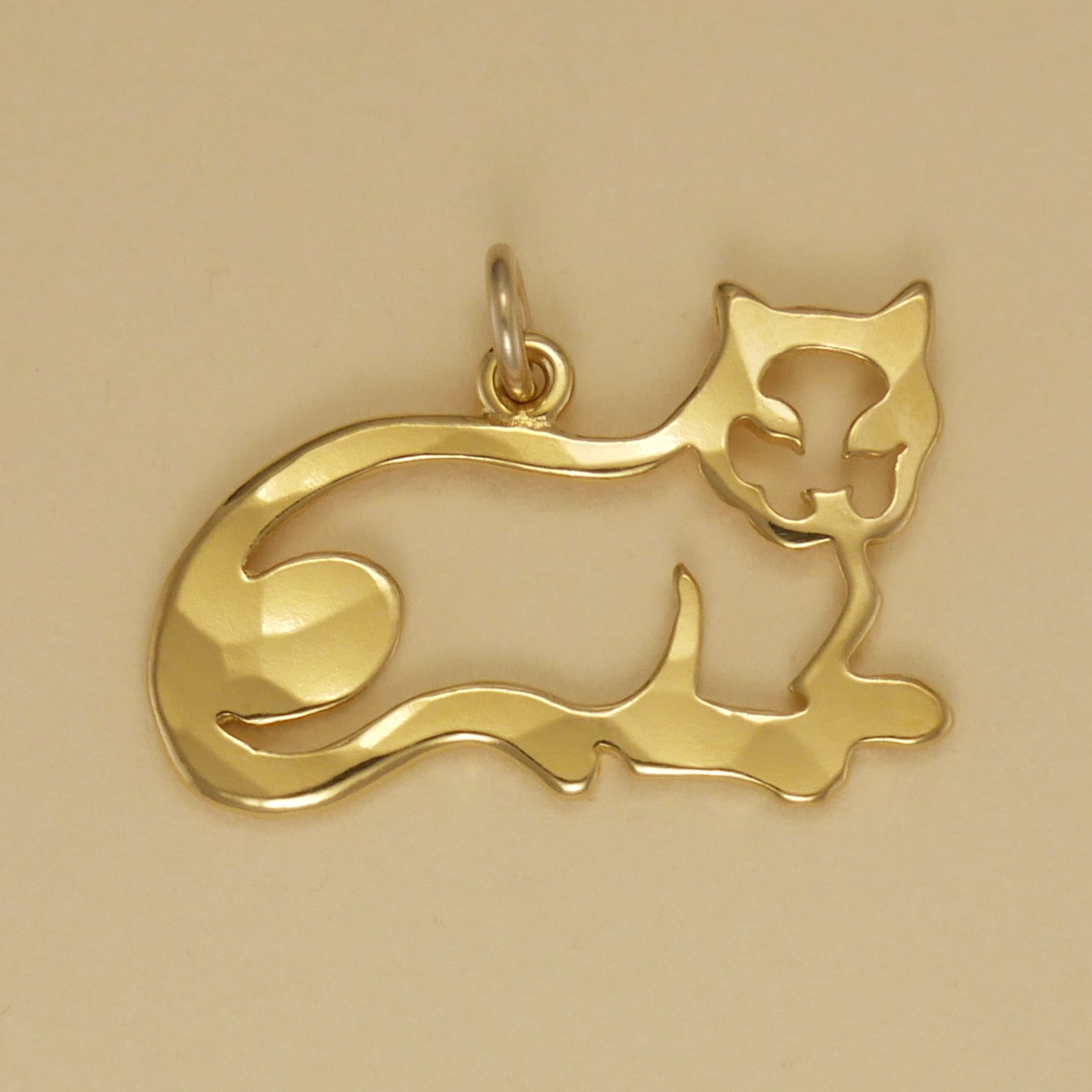 Lying Down Cat Charm - Charmworks